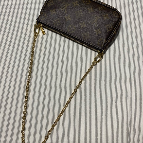 Louis Vuitton Small Pochette - Picture 3 of 7